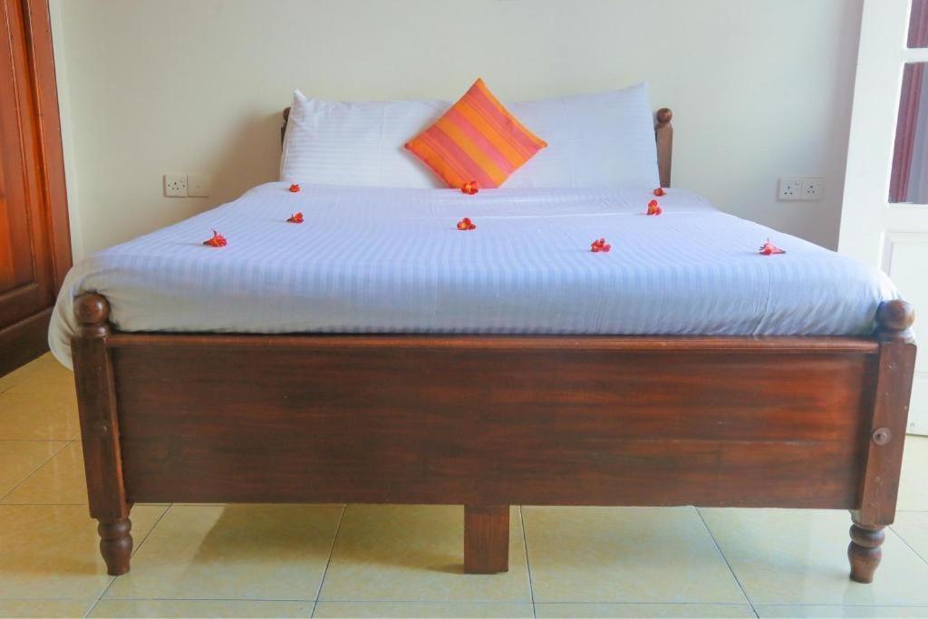 נוארה אליה Inroma Holiday Resort מראה חיצוני תמונה
